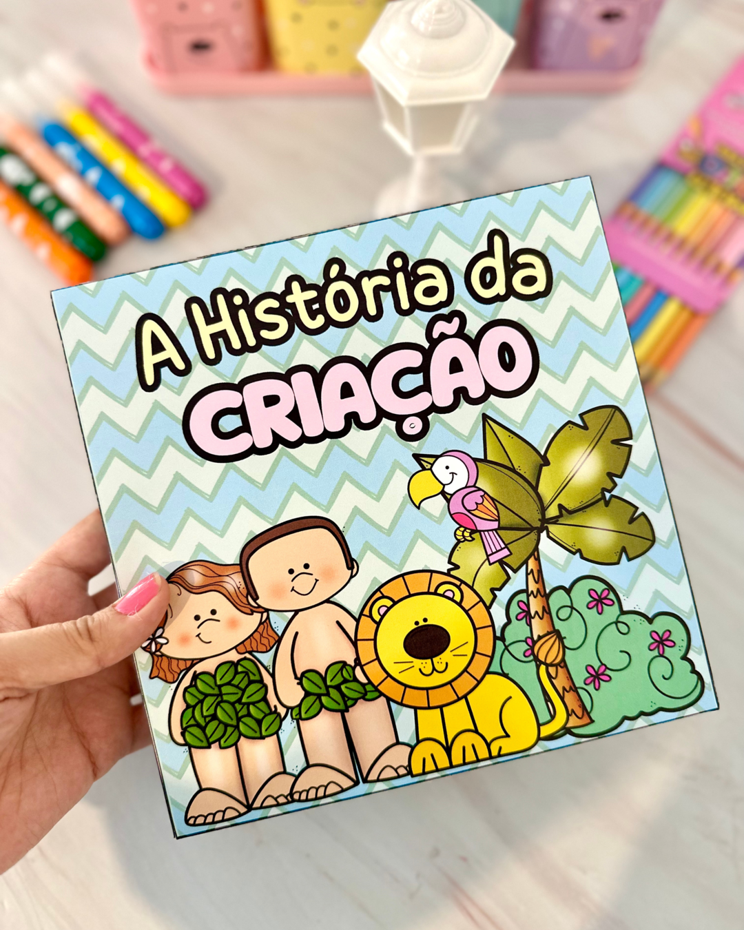 Livro na caixa “A História da Criação”
